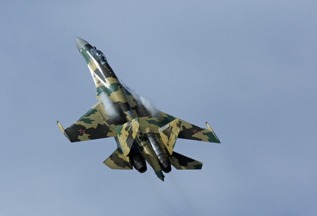 Sukhoi Su-35 là tiêm kích đa nhiệm một chỗ ngồi thế hệ 4++. Máy bay ra mắt công lần đầu tiên tại Le Bourge vào năm 2013.
