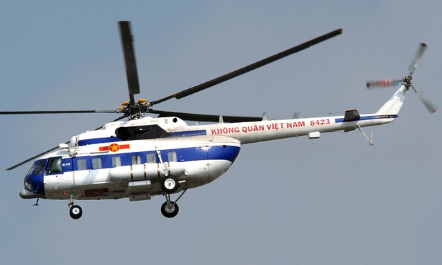 Từ cuối năm 2004, Không quân Việt Nam được trang bị loại máy bay Mi-172 nhằm phục vụ các chuyến bay chuyên cơ cho các vị lãnh đạo Đảng, Nhà Nước, Quân Đội đi công tác. Mi-172 sử dụng động​ cơ TV3-117VM công suất 2.200 mã lực, tầm bay 620 km, Mi-172 còn phục vụ tích cực trong hoạt động dầu khí, bay dịch vụ ở Tổng Công Ty Trực Thăng Việt Nam - Bộ Quốc Phòng.