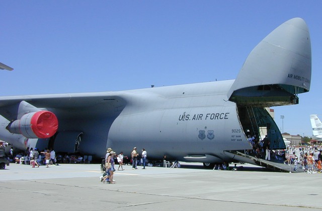 Máy bay C-5 ra đời khởi đầu từ dự án CX-X nhằm tìm kiếm loại máy bay vận tải cỡ lớn thay thế cho các máy bay vận tải C-141 vốn không đủ đáp ứng yêu cầu vận tải chiến lược của Không quân Mỹ.