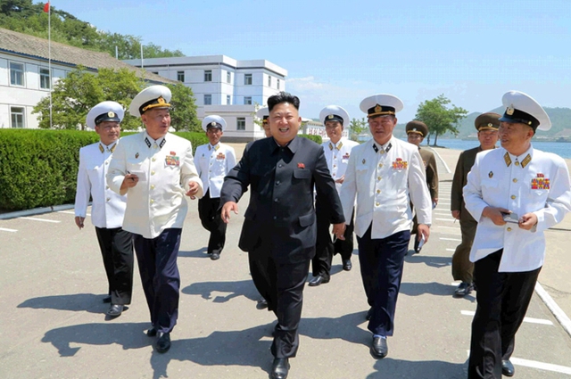 Trước đó, lãnh đạo Triều Tiên đã thăm đơn vị quân đội số 863 và thiết lập mục tiêu tăng khả năng chiến đấu của Hải quân Triều Tiên trong vùng biển Hoàng Hải và biển Nhật Bản.