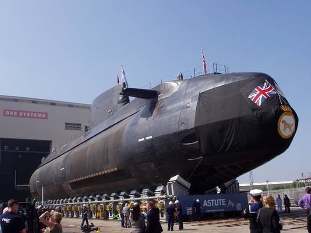 Tàu ngầm lớp Astute bắt đầu được trang bị cho lực lượng hải quân Anh vào năm 2010. Thế hệ Astute ra đời để thay thế hàng loạt tàu ngầm Trafalgar đã lỗi thời và lạc hậu.