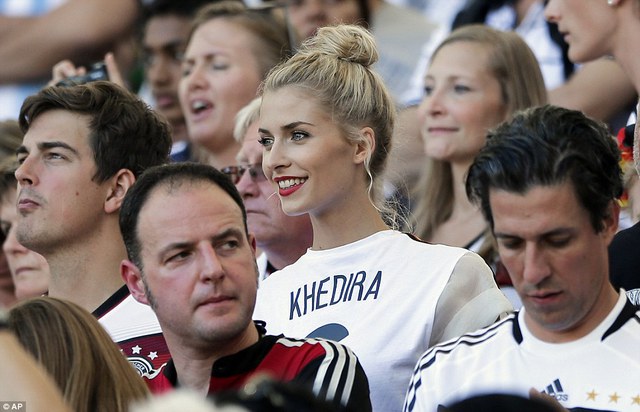 Siêu mẫu Lena Gercke - bạn gái Khedira