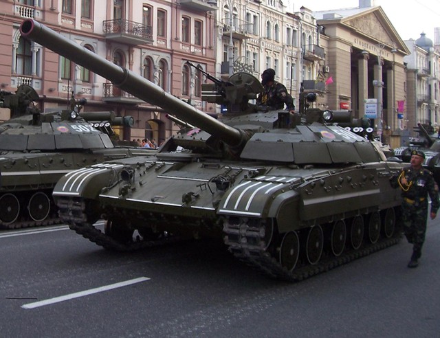 T-64BM Bulat của Ukraine trong lễ duyệt binh