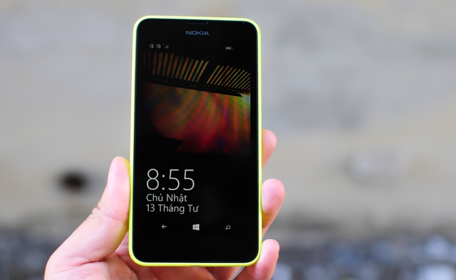 Cận cảnh Nokia Lumia 630 chính hãng mới bán ra tại Việt Nam