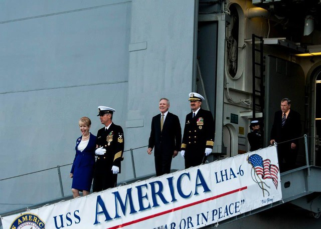 Việc đưa vào biên chế tàu đổ bộ USS America (LHA-6) một lần nữa khẳng định vị thế siêu cường hải quân số 1 của Mỹ.