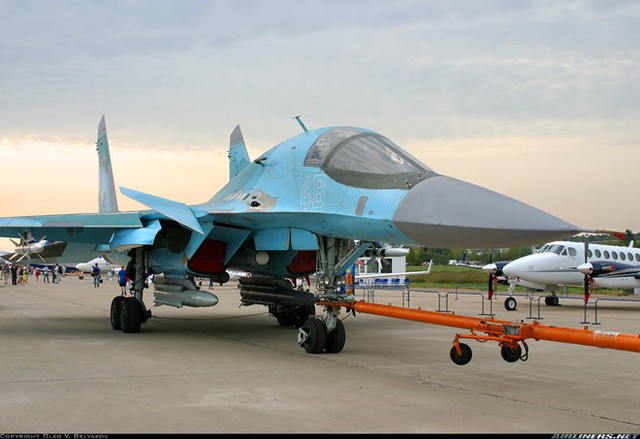 Đầu tiên, các quan chức Nga ấn định nó với tên gọi Su-34 vào năm 1994. Mẫu thứ 3 tại triển lãm hàng không Paris vào năm 1995 lại có tên gọi là Su-34FN (FN nghĩa là 