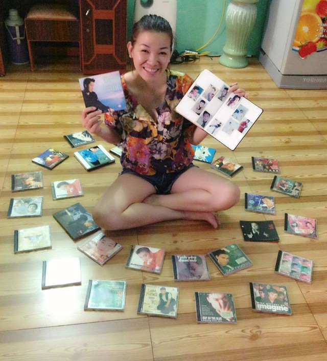 Những bức ảnh, những chiếc CD, album của Lam Trường chính là tài sản vô giá đối với chị Nga.