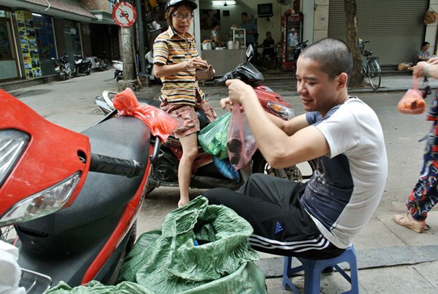 Thường chỉ đến 8 giờ sáng là bán hết hàng. 