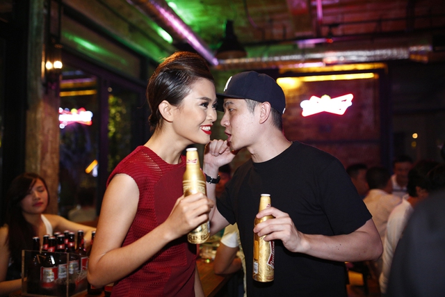 Sánh vai cùng Quán quân Vietnam Next Top Model Mâu Thanh Thủy trong sự kiện này là DJ điển trai Stanley Chai - nghệ sĩ solo đến từ Úc - là gương mặt quen thuộc ở những đêm tiệc sôi động nhất Châu Á.