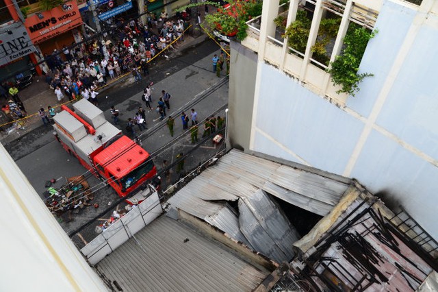 Hiện trường ngôi nhà bị cháy khiến 7 người chết trên đường Nguyễn Trãi - Ảnh: Hữu Khoa