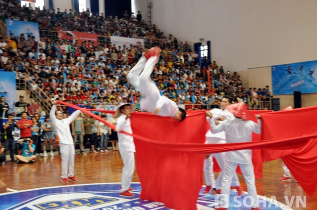 Đội trường Đại học quốc tế Hồng Bàng đã giành ngôi vô địch