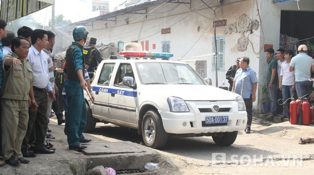 Theo công an quận 12 thì Chi tình nguyện ở trong phòng với Tuấn chứ không phải bắt cóc hay khống chế.