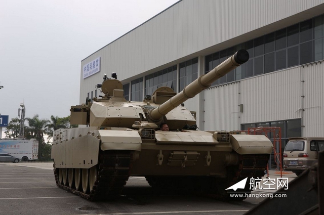 Đáng chú ý nhất là mẫu xe tăng chiến đấu chủ lực MBT3000 do tập đoàn NORINCO chế tạo chuyên cho thị trường xuất khẩu.