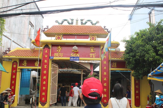 Bửu Sơn Tự (chùa Đất Sét) hiện nằm trên đường Tôn Đức Thắng, phường 5, TP.Sóc Trăng.
