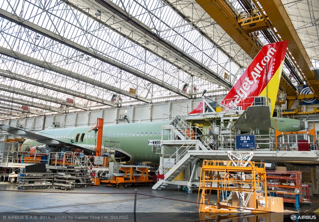 Các bộ phận khác nhau của chiếc A320 được sản xuất ở nhiều nhà máy khác nhau của Airbus.