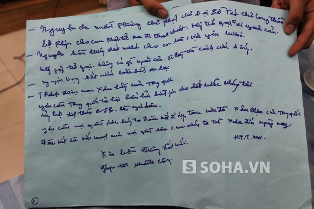 1 trong 6 tờ giấy ghi tay của bà Mai để lại hiện trường.