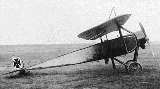 Theo thông tin, chiếc máy bay của công tử Bạc Liêu là chiếc Morane tối tân nhất trong các dòng máy bay nhỏ của Pháp thời bấy giờ.