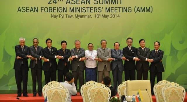Phó Thủ tướng, Bộ trưởng Ngoại giao Phạm Bình Minh cùng các Ngoại trưởng ASEAN đạt được sự nhất trí cao trong vấn đề Biển Đông (Nguồn: ASEAN)