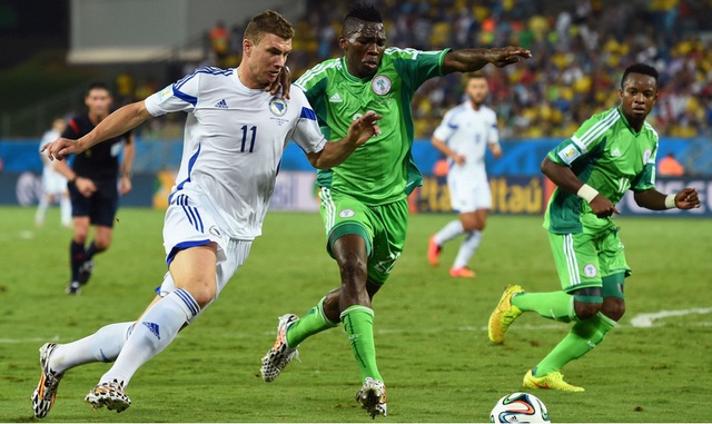 Dzeko bất lực trước hàng thủ Nigeria