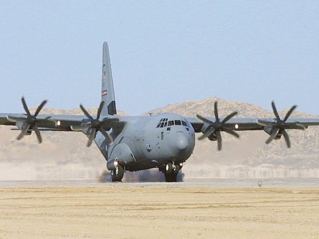 Máy bay vận tải C-130J.