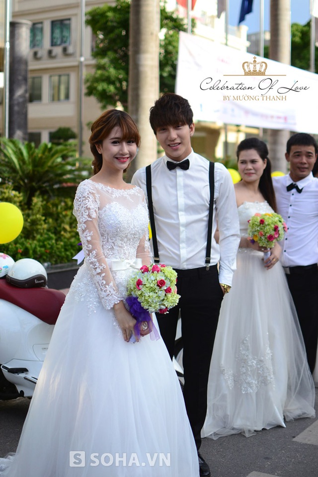 Được biết, trong số 30 cặp cô dâu chú rể này có sự góp mặt của cặp đôi hot teen nổi tiếng: Quỳnh Anh Shyn và Bê Trần.