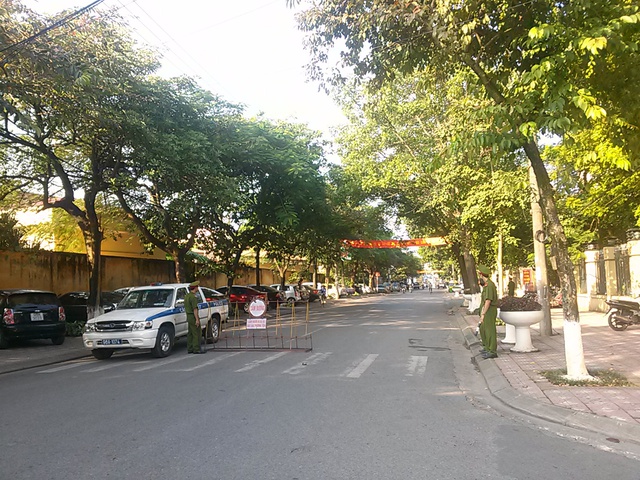 Đoạn đường khu vực Tòa án nhân dân Bắc Giang bị cấm.