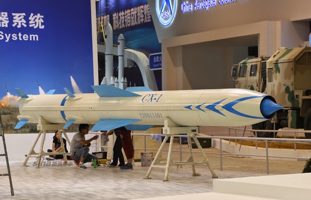 Mô hình tên lửa hành trình siêu âm CX-1 tại triển lãm Chu Hải 2014.