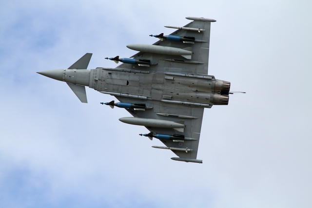 Máy bay chiến đấu Eurofighter Typhoon.
