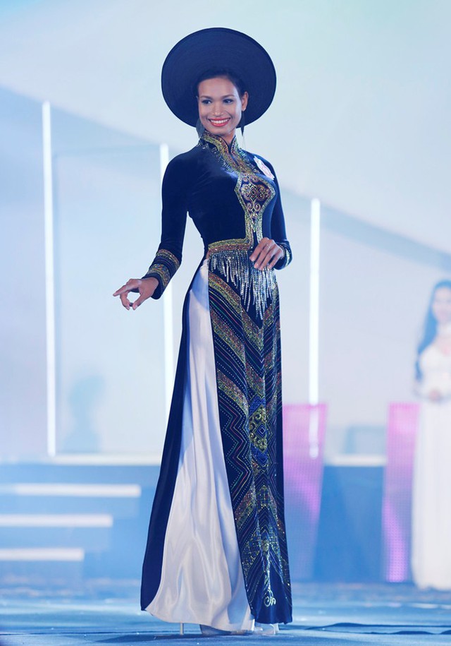 Với chiều cao 1m71, số đo 3 vòng 84- 59- 90, cô gái 22 tuổi từng lọt vào Top 6 Hoa hậu các dân tộc Việt Nam 2011 và đoạt giải Người đẹp có hình thể đẹp nhất.