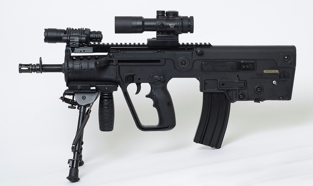 Micro Tavor với đầy đủ các phụ kiện.