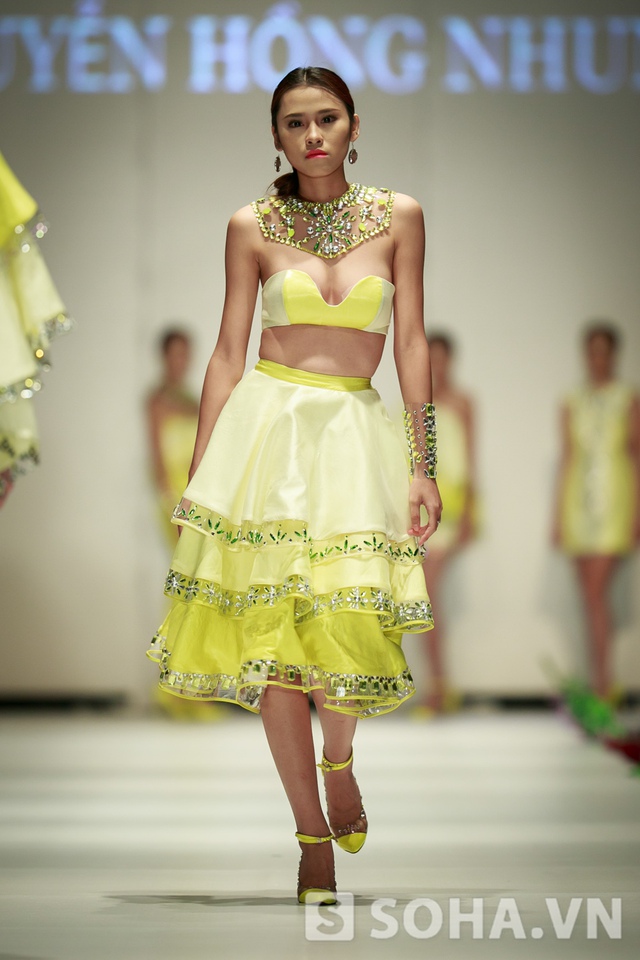 Nh&agrave; thiết kế Nguyễn Hồng Nhung