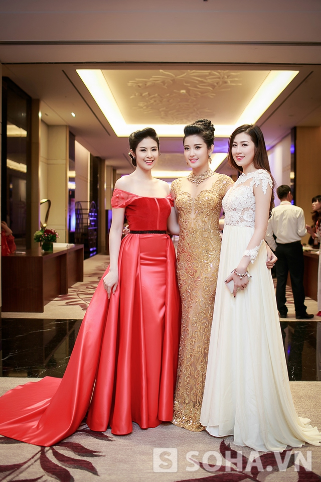 Cả 3 đều người đẹp của cuộc thi Hoa Hậu Việt Nam đều chọn cho mình những trang phục rất nổi bật.