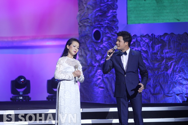 Bên cạnh những ca khúc solo, Khánh Ly có sự kết hợp với ca sĩ Quang Dũng trong nhạc phẩm Ru Tình.