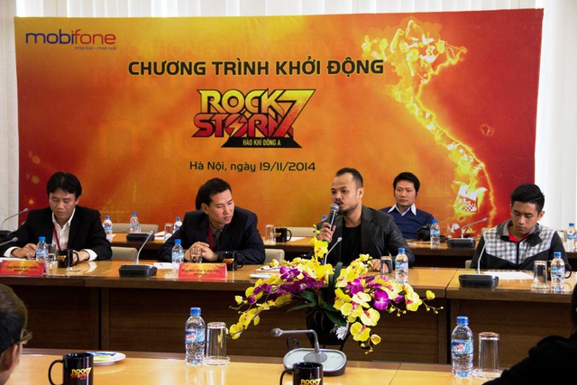 Trần Lập tỏ ra không hài lòng với câu hỏi về đạo nhạc.