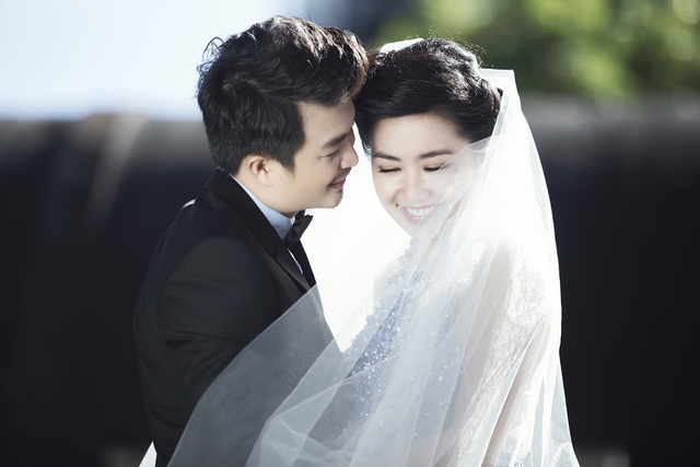 Lê Khánh tiết lộ đám cưới của cô sẽ rất thân mật, ấm cúng: Đó là buổi lễ thân mật ra mắt họ hàng, bạn bè thân thiết hai bên.