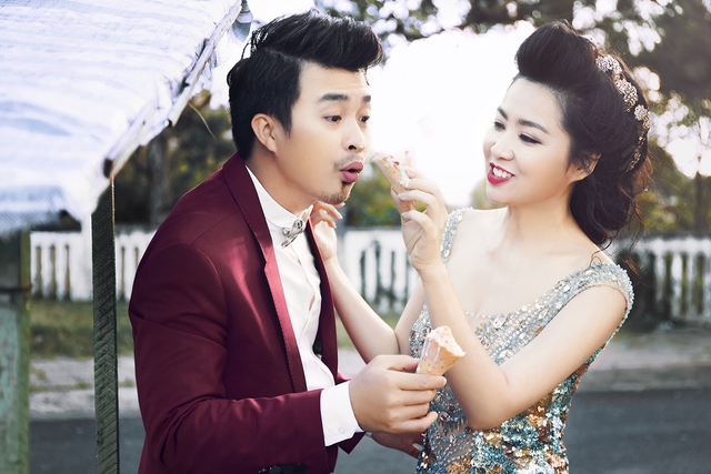 Sau hơn 12 năm gắn bó, cặp đôi vàng của showbiz Việt: Lê Khánh và Tuấn Khải đã quyết định tổ chức hôn lễ. Bộ ảnh cưới của họ khá độc đáo.