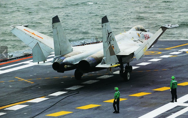 J-15B hiện vẫn là model máy bay chiến đấu chủ lực trên tàu sân bay của Trung Quốc