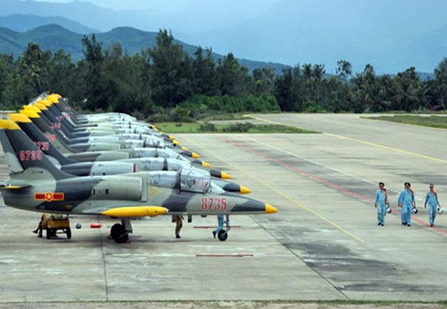 Máy bay huấn luyện L-39