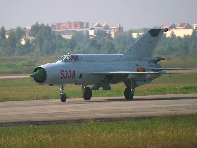 Máy bay tiêm kích MiG-21 bis SAU của Không quân Việt Nam