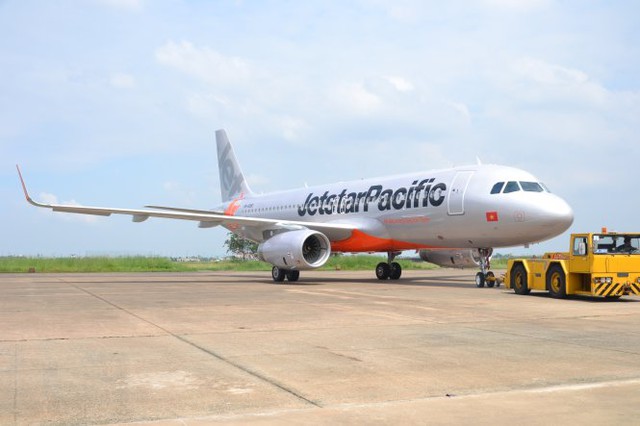 Máy bay Airbus A320 mới, thế hệ Sharklet của Jetstar Pacific - Ảnh: LÊ NAM