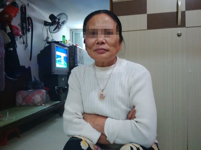 Bà Nguyễn Thị Sinh, mẹ của đối tượng Nguyễn Anh Tuấn buồn rầu kể về những dấu hiệu bất thường của con mình