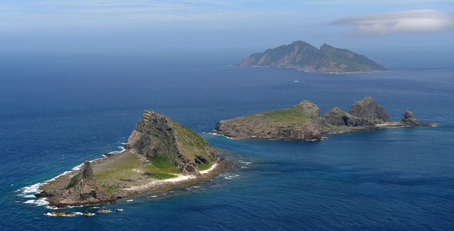 Senkaku/Điếu Ngư hiện nằm dưới quyền kiểm soát của Nhật Bản, trong khi cả Nhật và Trung Quốc đều tuyên bố chủ quyền với quần đảo này.