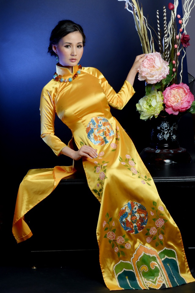  Luôn diện áo dài Việt Nam trong những dịp quan trọng, tôn vinh áo dài Việt trên đất Mỹ cũng là một việc mà Sonya nghĩ rằng những người Phụ nữ Việt như chị luôn cần và nên làm dù sống ở bất cứ nơi nào trên thế giới.