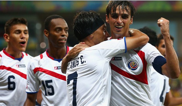 Ruiz ghi bàn cho Costa Rica