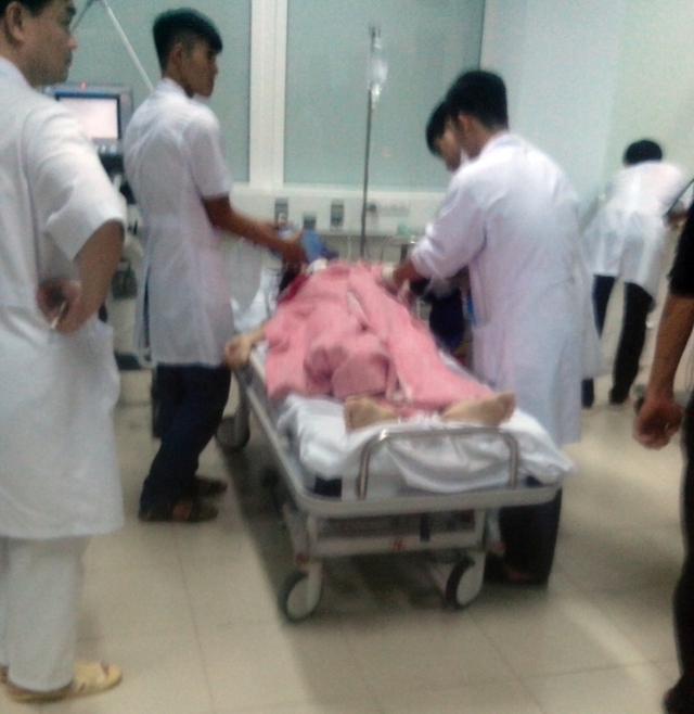 Người phụ nữ tên H. nhập viện tại khoa cấp cứu BV đa khoa tỉnh Nghệ An do bị trúng đạn nhưng đã tử vong từ trước.