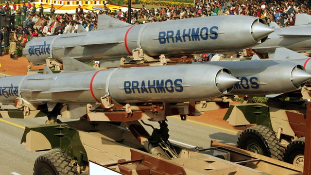 Tên lửa Brahmos.