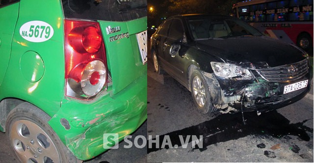 Đầu chiếc xe camry và đuôi xe taxi bị hư hỏng nặng sau vụ tai nạn.