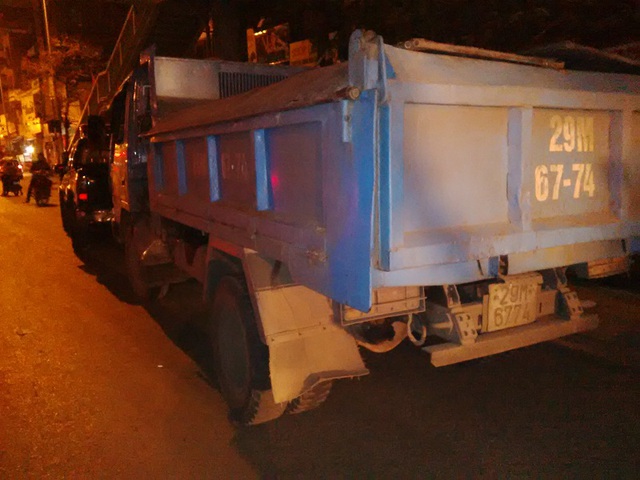 Chiếc xe tải được được người dân giữ lại sau khi vụ việc xảy ra
