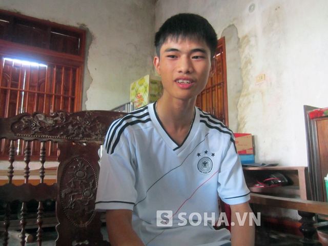 Phan Lê Thế Sơn chia sẻ với PV khi biết mình đậu thủ khoa trường Đại học Dược Hà Nội.