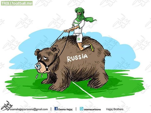 Gấu Nga bị Algeria thuần phục